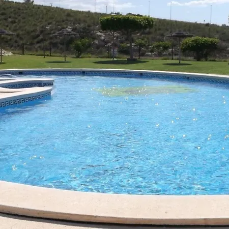 Ferienhaus Mit Gemeinschaftlichem Pool